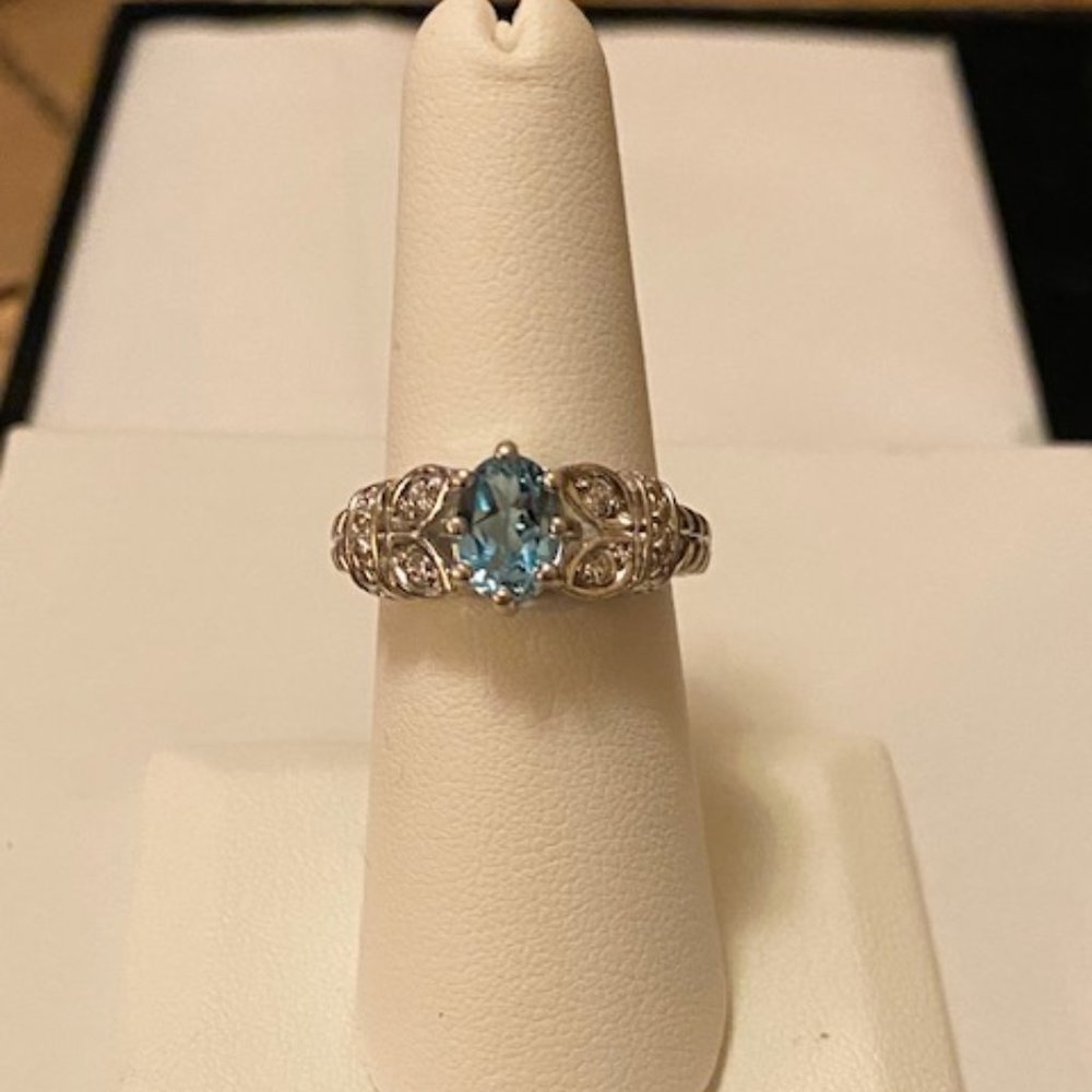 Sterling Silver Natural Sky Blue Topaz Ring size 7
